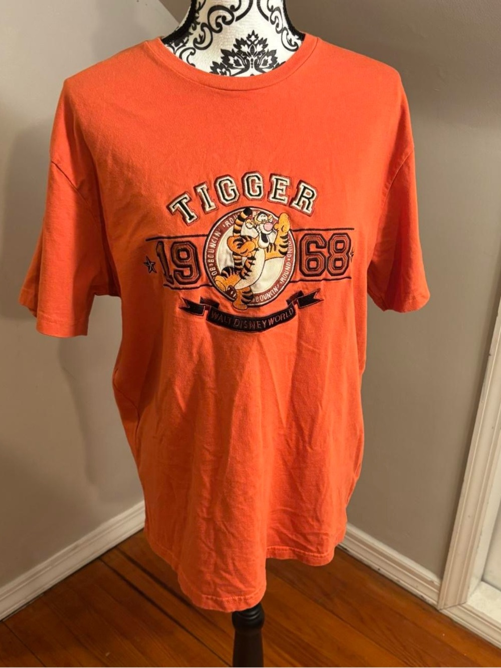 Tigger Walt Disney World Orange Short Sleeve T-Shirt Embroided 1968 Medium